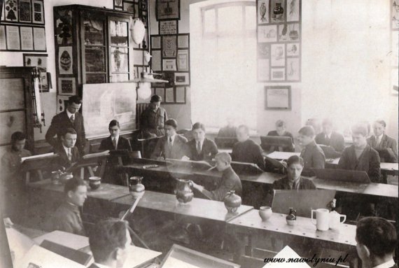 Показали, как жили студенты в городе Острог в 1920-1930-х годах