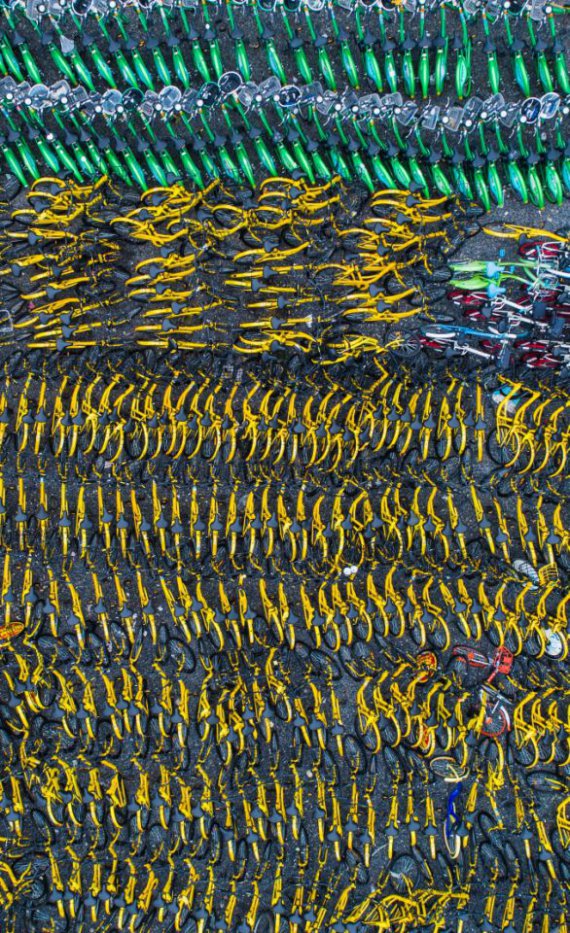 Французький фотограф Матіас Гіллен, 49 років, з Шанхаю, Китай, зробив знімки кладовища покинутих велосипедів з дрона