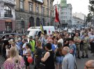 Сотні людей прийшли віддати шану бійцю