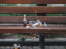 На Хрещатику в Києві між двома компаніями виникла бійка. Унаслідок 22-річний чоловік отримав 3 ножових поранення у груди