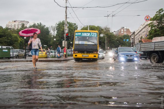 Наслідки потужної зливи в Одесі. Фото: Dumskaya.net