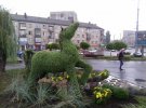 У Вінниці створили 2-метрових зелених трав'яних коней з 20 тисяч рослин