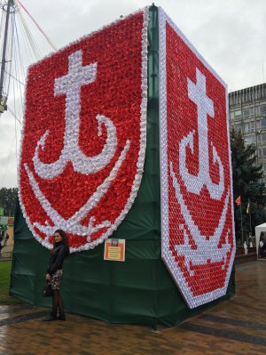 Огромный герб Виннице в центре города. Фото: gazeta.ua