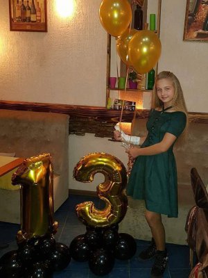 13-річна Софія Касьян випала з вікна на 13-му поверсі. Грала у смертельну гру ”Момо”, стверджує її мати