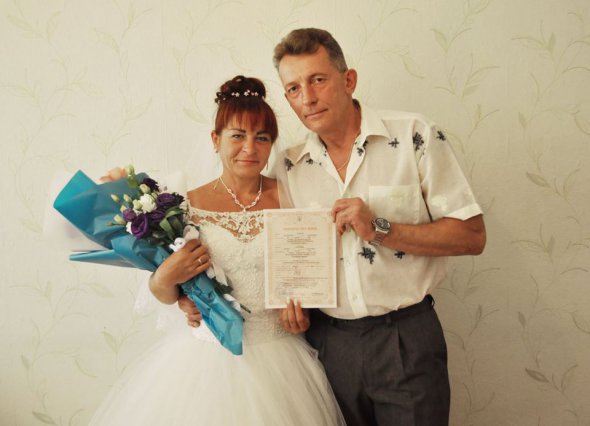 У   державній установі «Надержинщинська виправна колонія»  №65 на Харківщині  засуджена Олена вийшла заміж за  свого нареченого Валентина