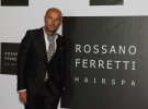 Не смотря на отсутствие собственных волос, Россано Ферретти создает самые дорогие прически в мире