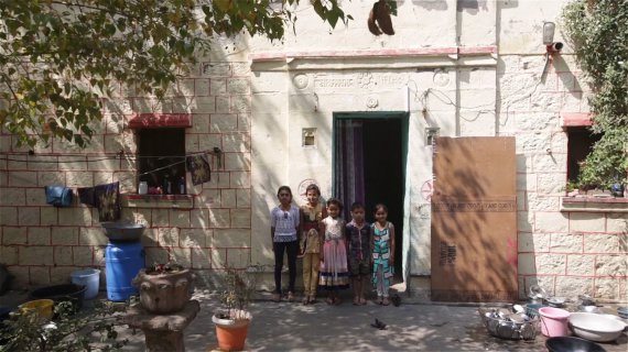 Дома большинства жителей индийского города Шане Шингапур не имеют дверей