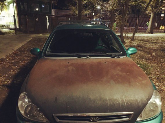 В оккупированном Армянске кислотные испарения в воздухе повредили автомобиль