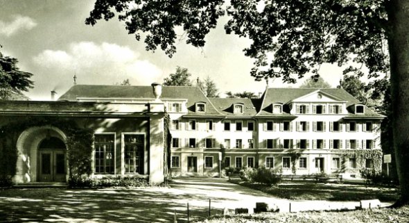 1924 року у швейцарській Женеві відкрили першу у світі приватну міжнародну школу. Фото: Barry Kay