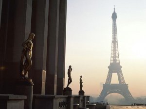 В Париже очень трудно найти квартиру. Владельцы квартир требуют определенный пакет документов. Фото: Вокруг света