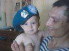 Боец 72-й бригады имени Черных Запорожцев Олег Черноконь с сыном