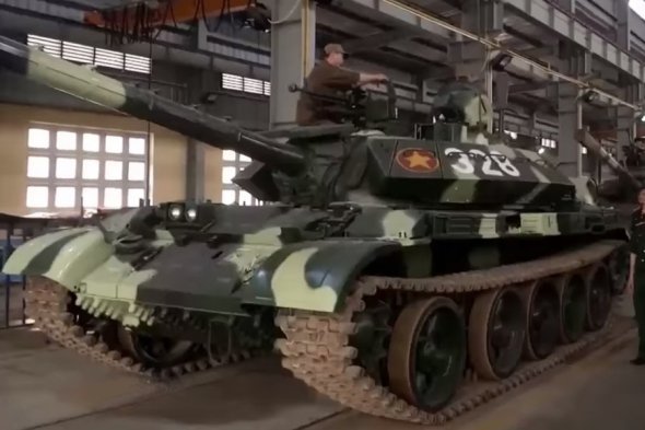 Модернизация танков Т-54/55 в версии T-54M3 на вьетнамском бронетанковом ремонтном заводе Z 153