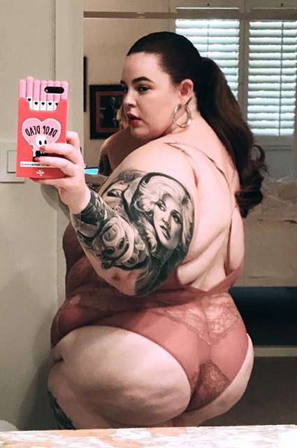 Тесс Голлідей