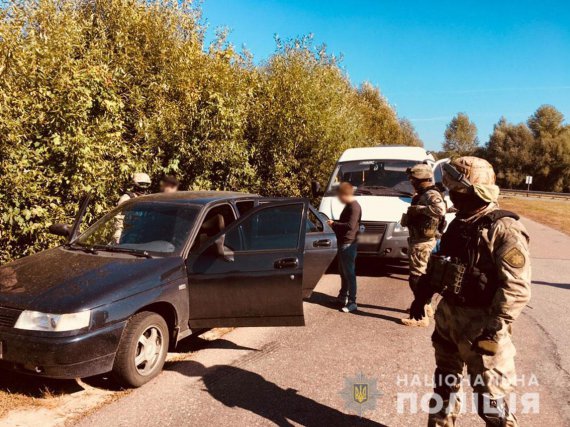 В селе усмотрению Репкинского района на Черниговщине правоохранители задержали 7 криминальных авторитетов