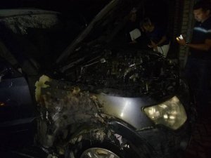 В Черкасах згорів автомобіль депутата міськради. Фото: Dzvin.news
