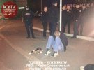 На вул. Регенераторній в Києві чоловік поклав під авто невідомий предмет. За секунду пролунав вибух і авто загорілося