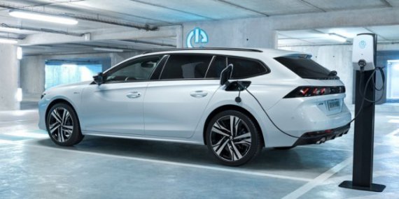 Peugeot получили новые гибридные версии. Фото: news.infocar.ua