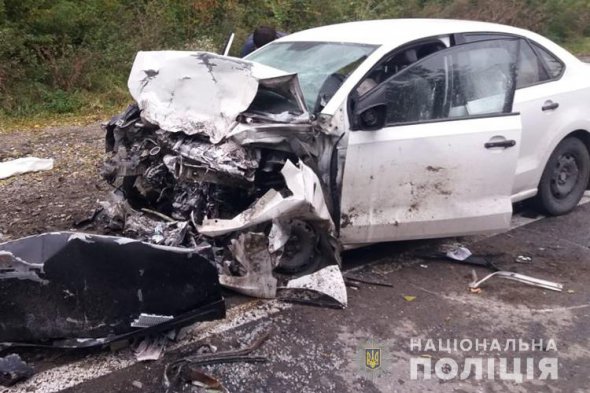 На Тернопільщині сталося смертельне зіткнення   «ВАЗ-2106» та Volkswagen Polo.   Загинуло 3 людей