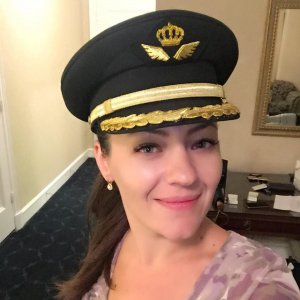 Наталія Ізюменко з Києва 14 років працює стюардесою Йорданських авіаліній