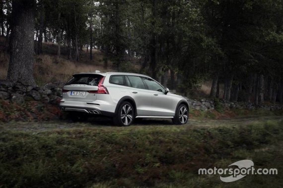 Новый Volvo V60 Cross Country: возвращение Crossover Wagon. Фото: motorsport.com