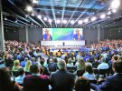 Юлія Тимошенко, лідер партії ”Батьківщина”: ”Головна проблема України — неефективне управління. Саме тому сьогодні потрібен новий Основний закон — нові суспільні правила. За таких умов економіка зможе розвиватися, забезпечуючи добробут кожного українця”