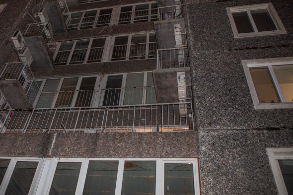 Мужчина выпрыгнул с балкона 3 этажа