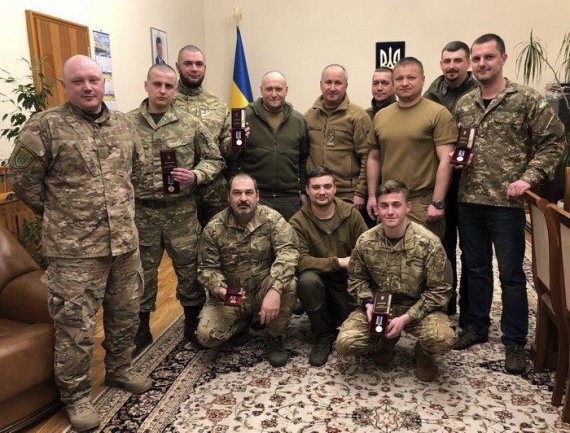 Председатель СБУ Василий Грицак вручил государственные награды боевым командирам украинского добровольческого движения