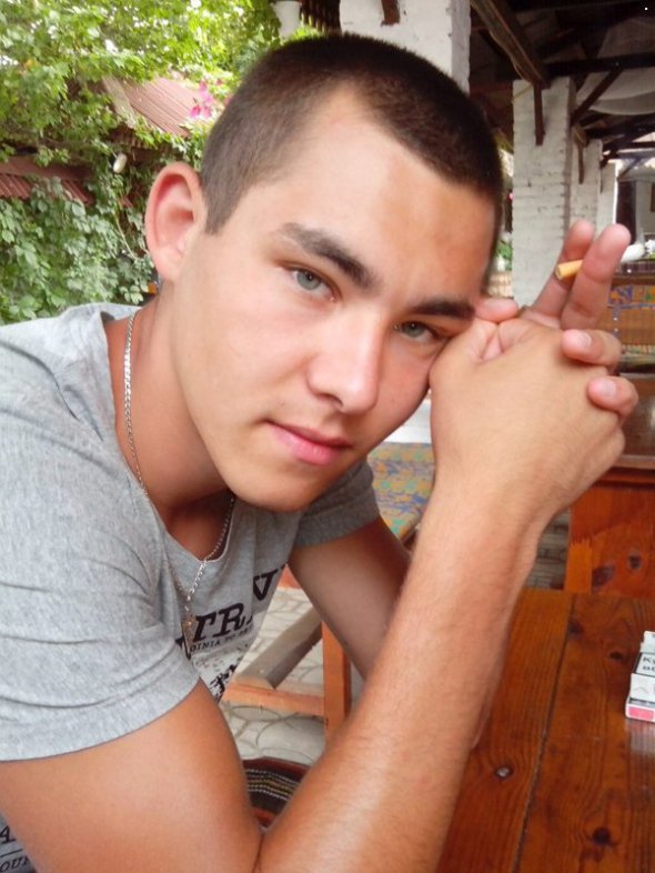 На окупованому Донбасі помер проросійський бойовик 25-річний Євген Волошин.   Причина смерті поки не відома
