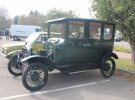 Самое старое авто фестиваля Ford model T 1909 выпуска.