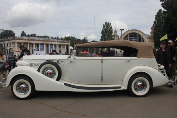 Packard Super Eight 1935 стоил $ 500 тыс.