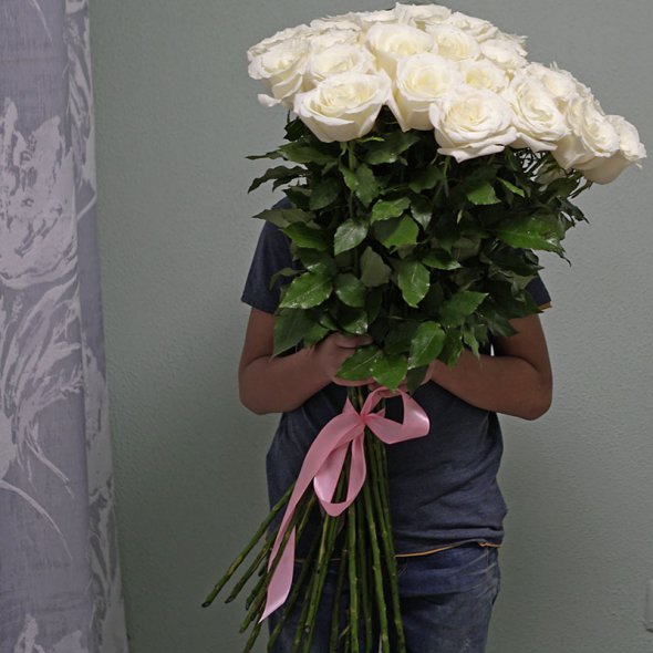 Фахівці в магазині "Квіточка" організовують доставку квітів у Києві цілодобово