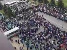 В столице Ингушетии Магасе многотысячный митинг. Люди пешком сошлись, поскольку дороги в город перекрыли правоохранители