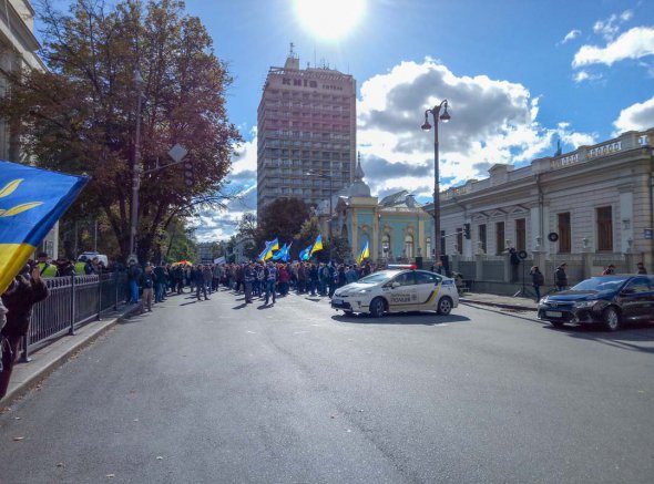 В протесте участвуют около 400 человек