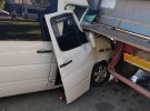 У Миколаєві водій маршрутки Mercedes-Benz в'їхав у вантажівку Scania, яка стояла на узбіччі. Постраждали 8 пасажирів иікроавтобуса
