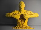 Работы Натана Савайи из конструктора Lego экспонируют в музеях современного искусства.