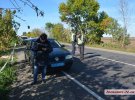 На трасі «Миколаїв-Снігурівка» легковий автомобіль Mercedes на євробляхах на смерть збив пішохода і злетів у кювет