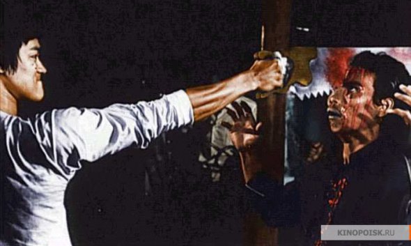 Герой Брюса Лі в фільмі "Великий бос" мститься вбивцям своїх братів 