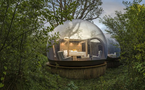 Відпочинок у будинку-бульбашці є ідеальним варіантом для тих, хто хоче насолодитися красою природи, але разом з тим не бажає покидати блага цивілізації. 