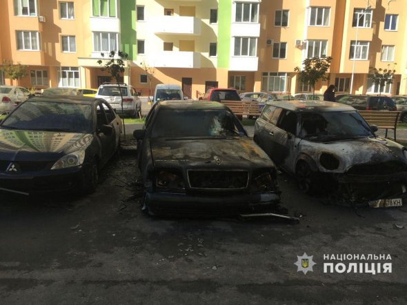 В Коцюбинском сожгли машину работницы поселкового совета. Фото: Нацполиция