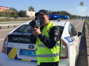 Від 16 жовтня патрульні поліцейські почнуть притягувати до відповідальності водіїв за перевищення встановлених обмежень швидкості руху