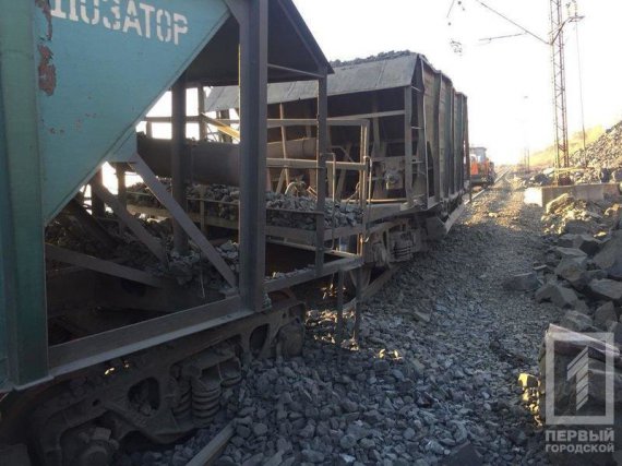 Під час  смертельного зіткнення двох потягів на криворізькому підприємстві загинуло  3 людей