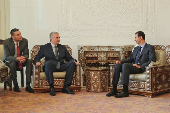 Так звана делегація з окупованого Криму в Сирії потролила диктатора Башара Асада подарунками з "ввічливими людьми"
