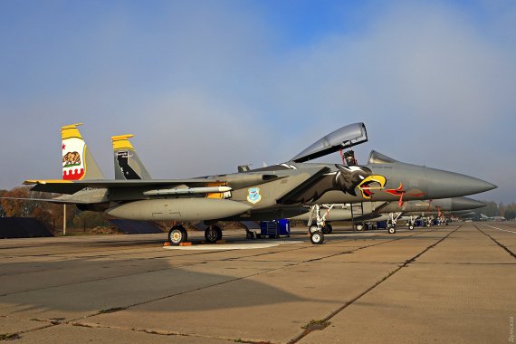 Американская сторона отправила в Украину семь истребителей F-15C / D и тяжелый ударный беспилотник MQ-9 Reaper («Жнец»).