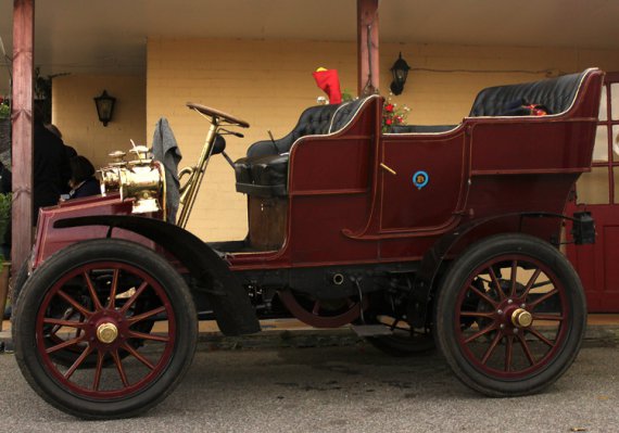 Cadillac 8 1/4HP Detachable-toplimousine 1904. Фото: Вікіпедія