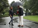 Дональда Трампа і першу леді сфотографувалиі біля Білого дому