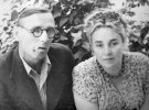 Юрій Смолич із дружиною Оленою Григорівною відпочивають у селищі Ворзель поблизу Києва, 1948 рік
