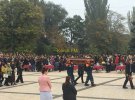 В оккупированной Россией Керчи началась церемония прощания с погибшими в результате взрыва и стрельбы в колледже.