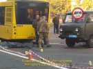 У Києві на вулиці Кибальчича  під колесами автобуса №46 загинув чоловік. Його штовхнули