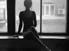 Анатолій Степанов робить чорно-білі знімки красивих жінок