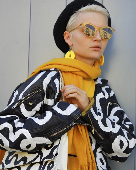 Український модний фотограф Вікторія Темнова створює щоденні образи з одягу, який купує в секонд-хендах